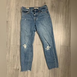 Levi’s Wedgie size 27